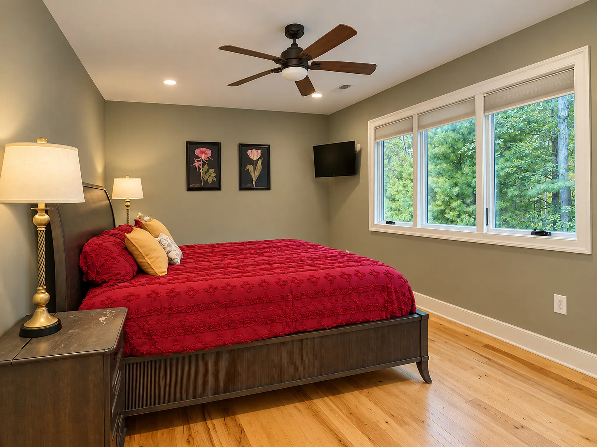 Upstairs king bedroom looking toward the treetop window