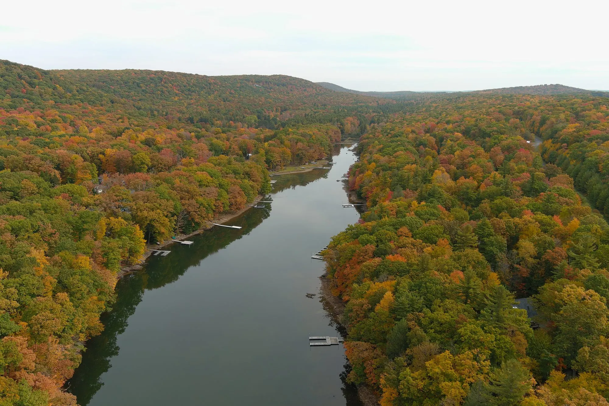 Deep Creek Lake Fall Foliage Guide | Autumn Glory and Leaf-Season Walks